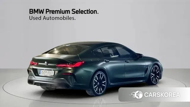 BMW 8 Series (G15) 2022 Темно-зеленый из Кореи, фото 2