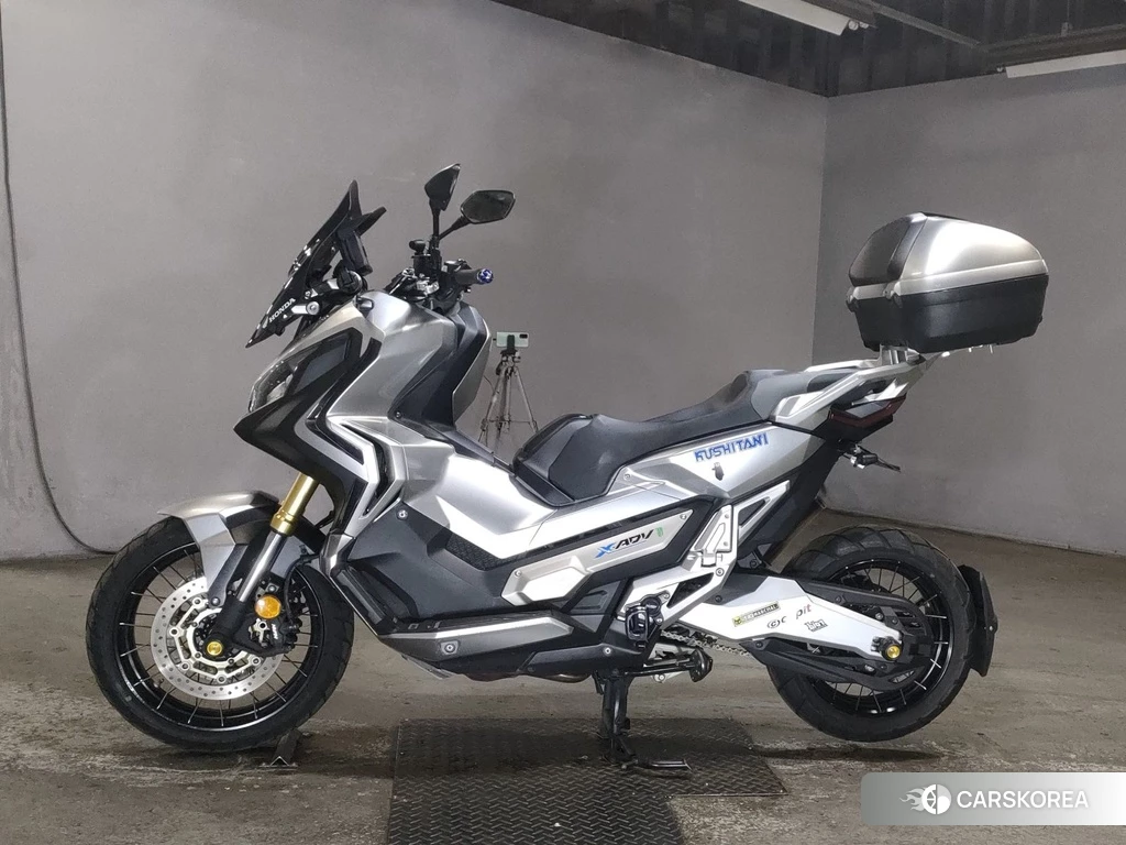 Проданный Honda X-ADV 750 2017 из Японии, фото 2