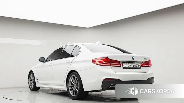 BMW 5 Series (G30) id 4881927 из Кореи 12