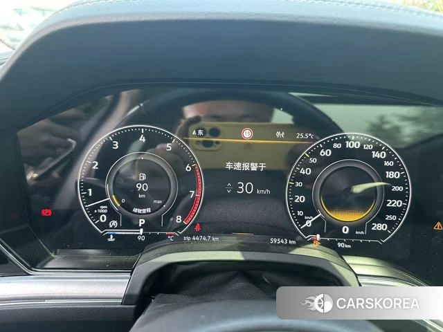 Volkswagen Touareg 2021 Черный из Китая, фото 2