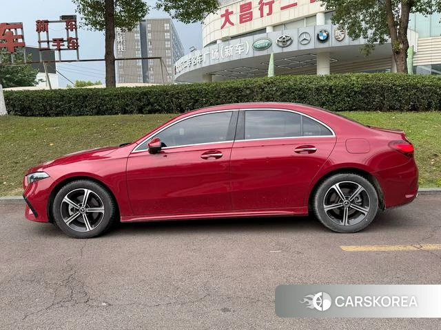 Mercedes-Benz Class A 2023 Красный из Китая, фото 3