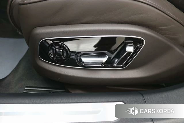 Audi A8 id 4264089 из Китая 12