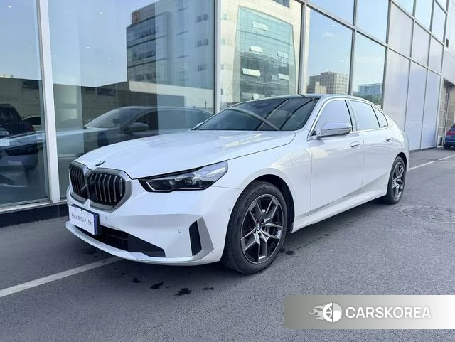 BMW 5 series 2024 Белый из Китая, фото 2