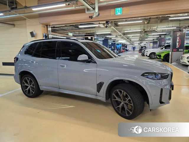 BMW X5 (G05) 2026 Светло-серебряный цвет из Кореи, фото 2