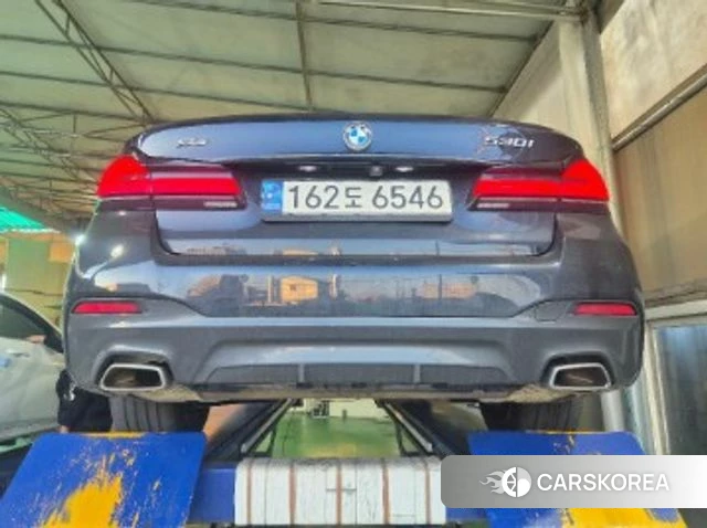 BMW 5 Series (G30) 2022 Черный из Кореи, фото 2