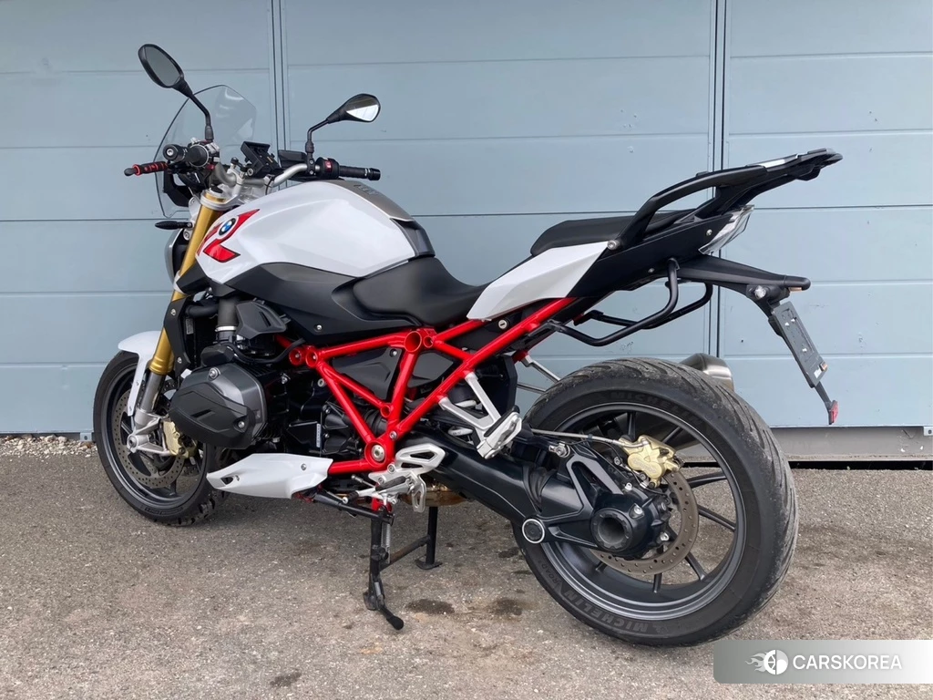 Проданный BMW R1200R 2015 из Японии