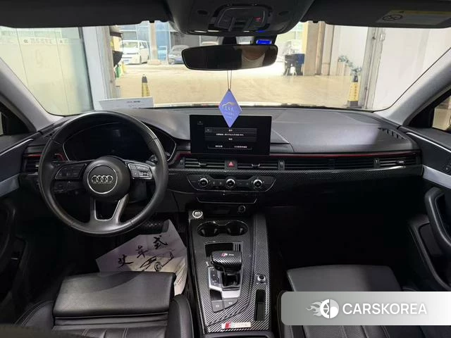 Audi A4L 2022 Серебристо-серый из Китая, фото 4
