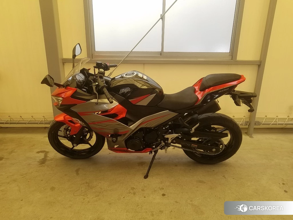 Проданный Kawasaki Ninja 400-2 2018 из Японии, фото 2