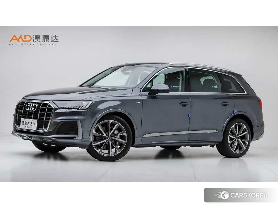 Audi Q7 2021 Темно-серый из Китая, фото 3