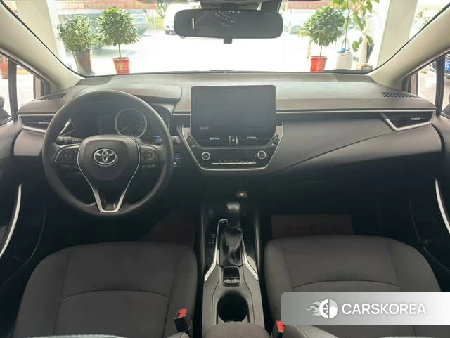 Toyota Corolla 2023 Белый из Китая, фото 2