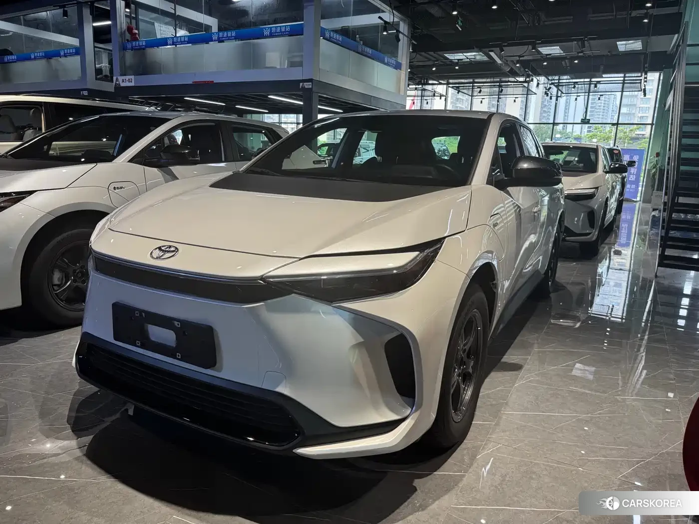 Toyota bZ4X 2026 Белый из Китая, фото 2
