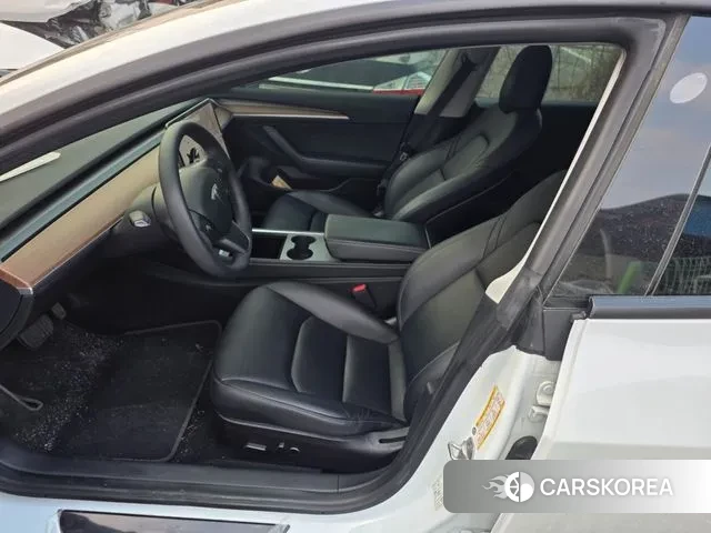 Tesla Model 3 2022 Белый из Кореи, фото 2