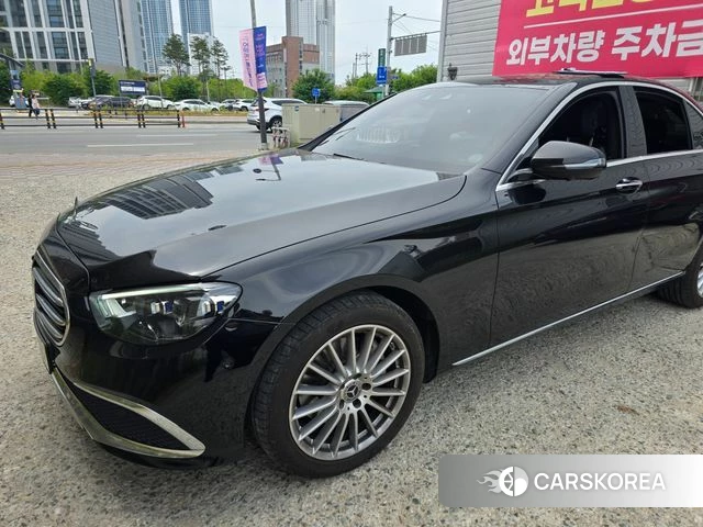 Mercedes-Benz E-Class W213 2023 Черный из Кореи, фото 2