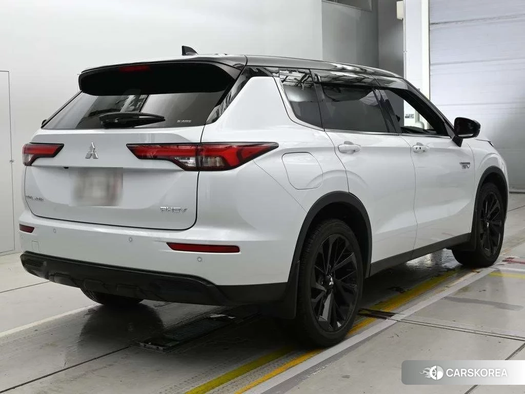 Mitsubishi Outlander 2023 из Японии, фото 2