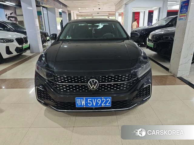 Volkswagen Passat 2023 Черный из Китая, фото 2