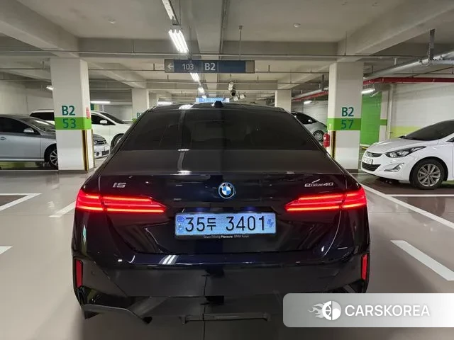 BMW i5 (G60) 2023 Синий из Кореи, фото 2