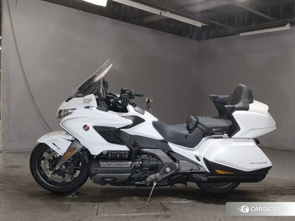 Проданный Honda GL1800 TOUR 2020 из Японии