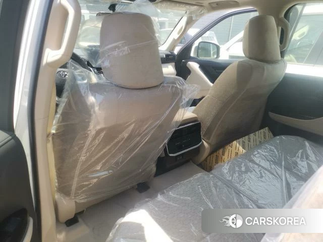 Toyota Land Cruiser (imported) 2022 Белый из Китая, фото 2