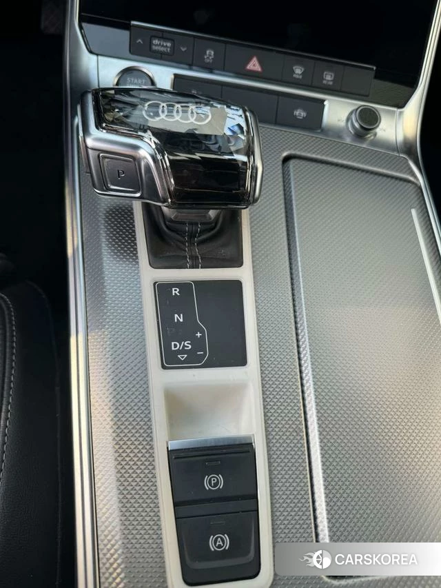 Audi A6L id 4272532 из Китая 7