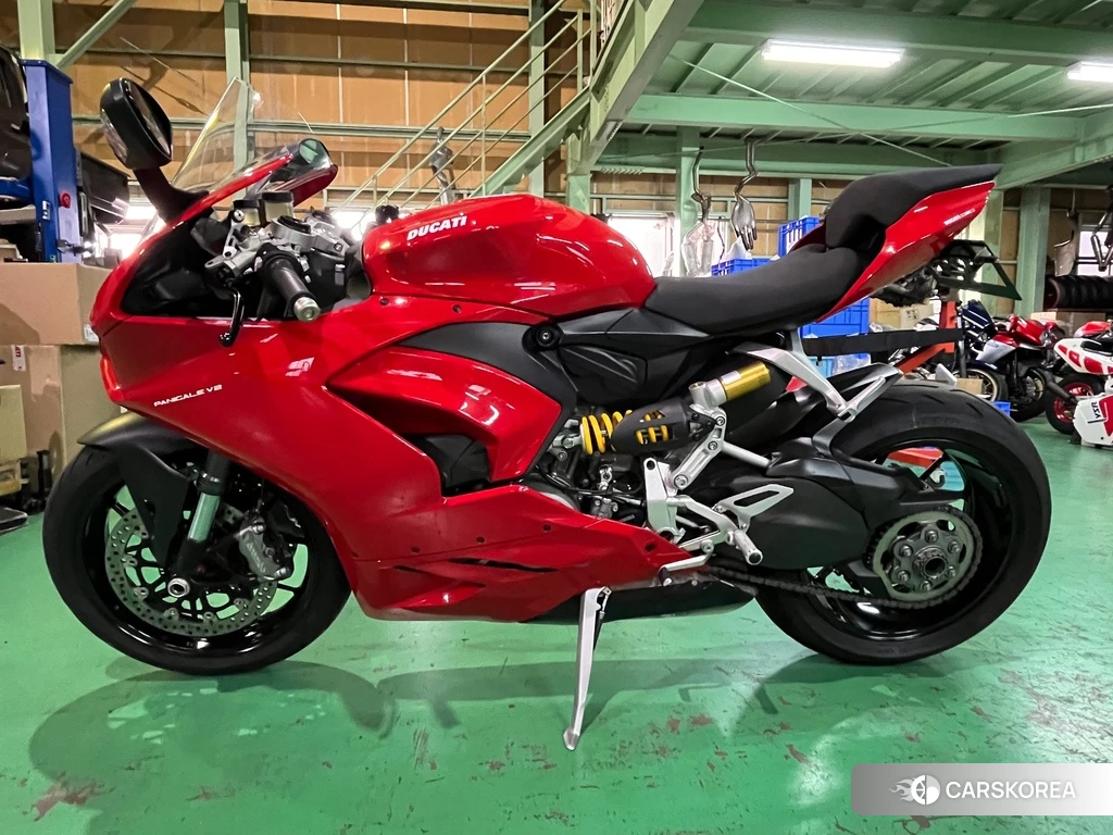 Проданный Ducati PANIGALE V2 2020 из Японии, фото 2