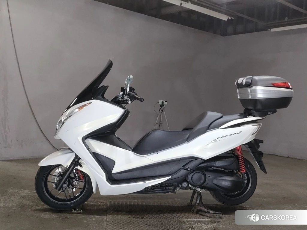 Проданный Honda FORZA 2013 из Японии