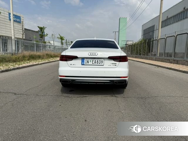 Audi A4L 2020 Белый из Китая, фото 2