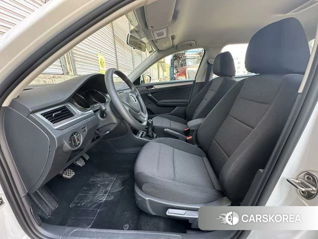 Volkswagen Bora 2022 Белый из Китая, фото 2