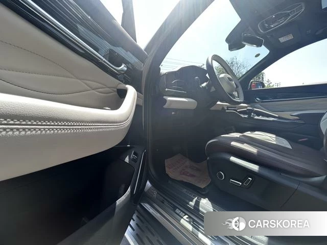 Geely Automobile Xingyue L 2021 Темно-серый из Китая, фото 4