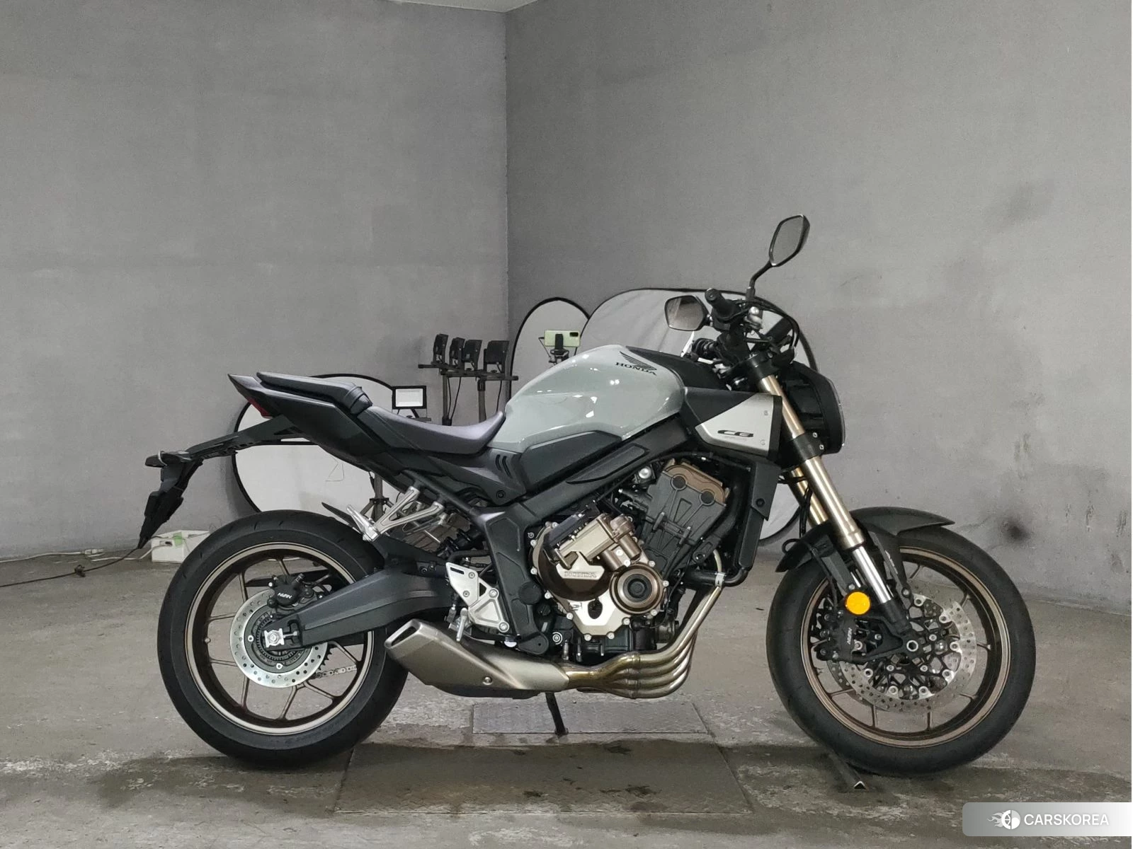 Проданный Honda CB650R E-CLUTCH id 4184684 из Японии, фото 3