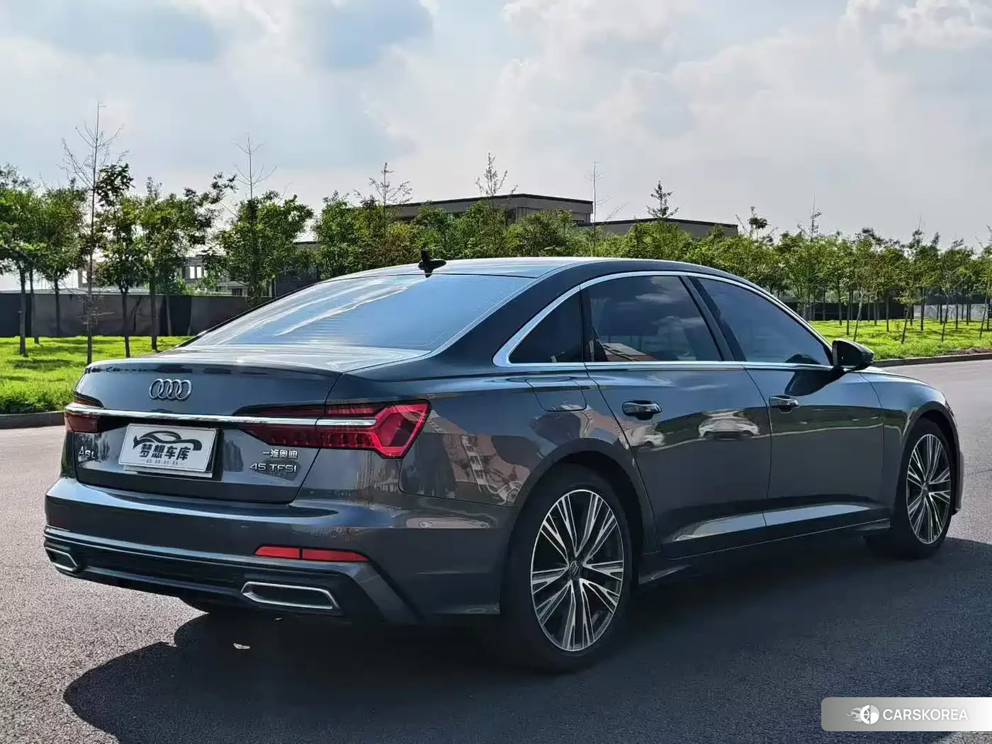 Audi A6L 2021 Silver/gray из Китая, фото 3