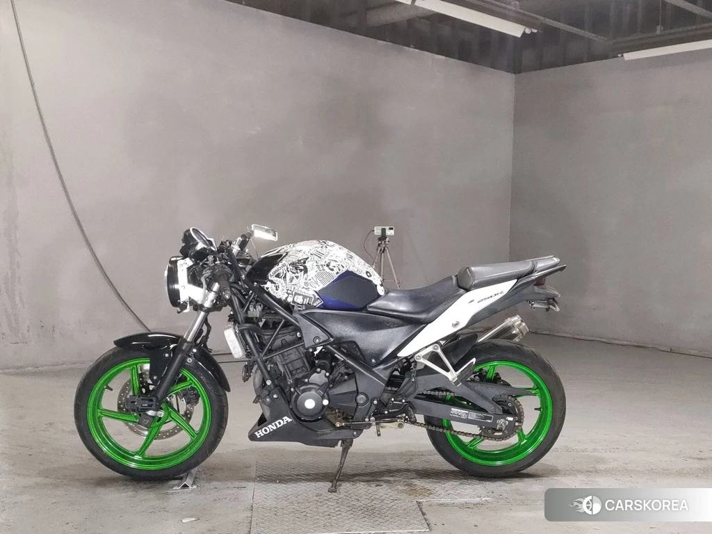 Проданный Honda CBR250R 2011 из Японии
