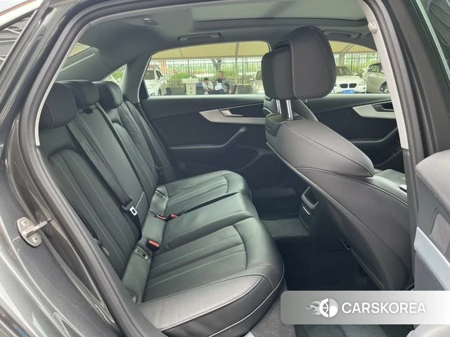 Audi A4L id 4240331 из Китая 9