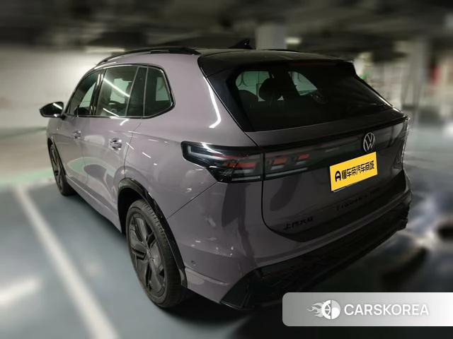 Volkswagen Tiguan L 2026 Темно-серый из Китая, фото 2