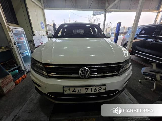 Volkswagen Tiguan second Generation 2018 Белый из Кореи, фото 2