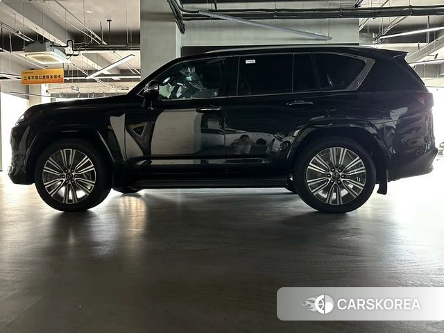 Lexus LX 2025 Черный из Китая, фото 4