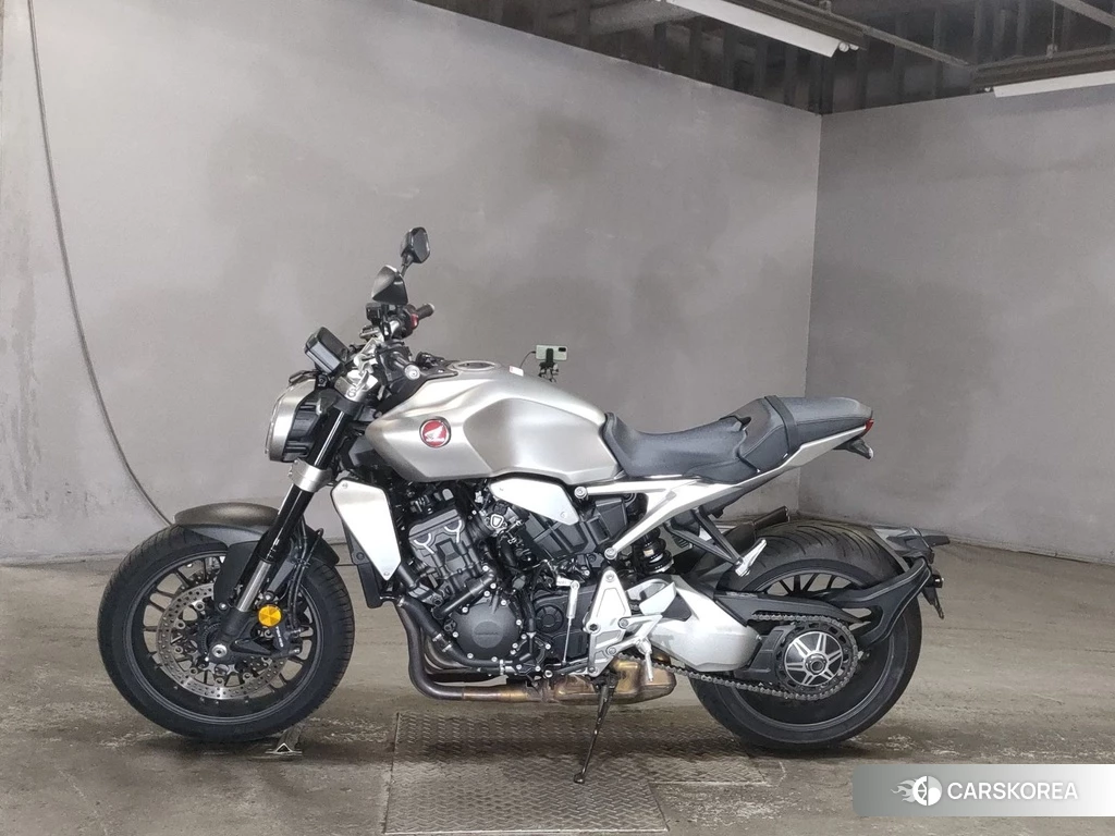 Проданный Honda CB1000R 2021 из Японии
