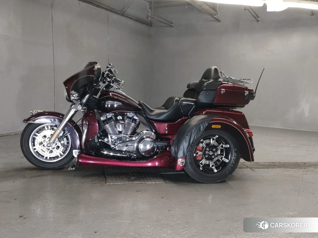 Проданный Harley-Davidson Electra Glide FLHTCUTG1690 2015 из Японии, фото 2