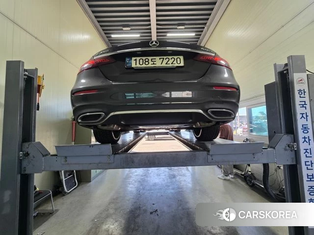 Mercedes-Benz E-Class W213 2021 Серый из Кореи, фото 2