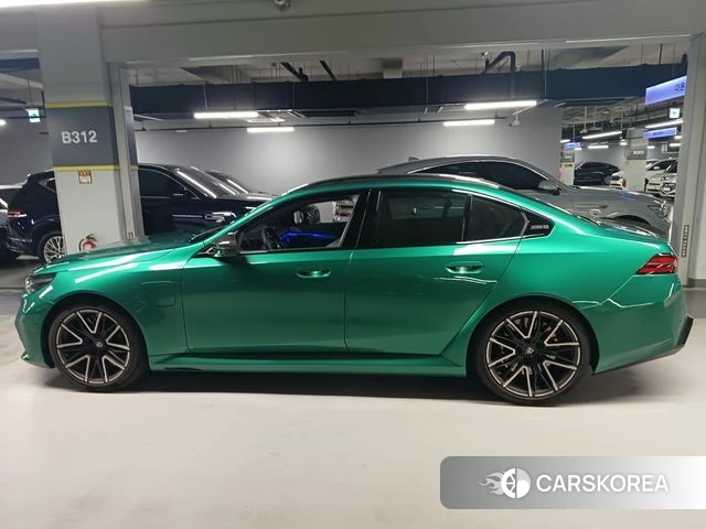 BMW M5 (G90) 2025 Зеленый из Кореи, фото 2