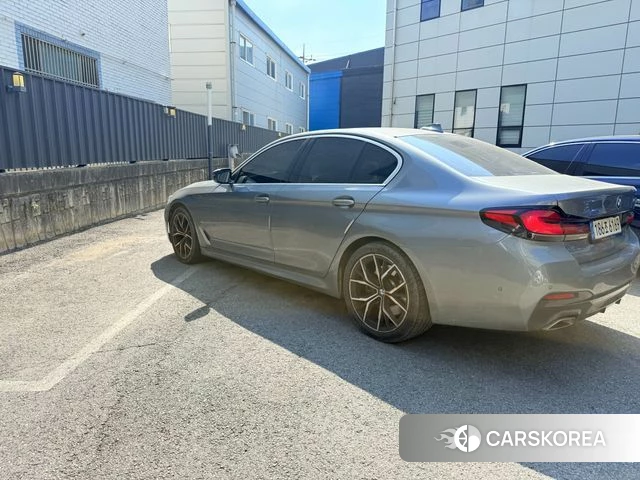 BMW 5 Series (G30) 2022 Цвет тростника из Кореи, фото 6