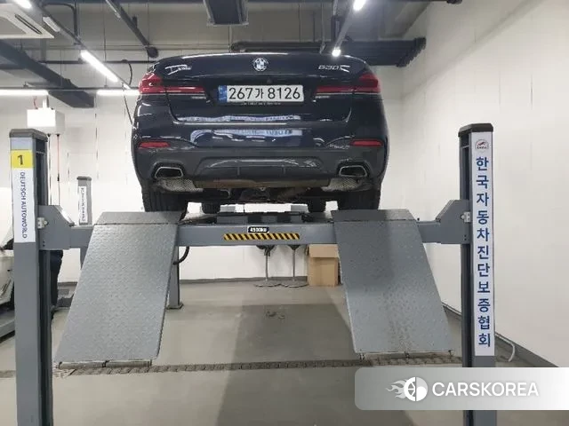 BMW 5 Series (G30) 2022 Черный из Кореи, фото 2