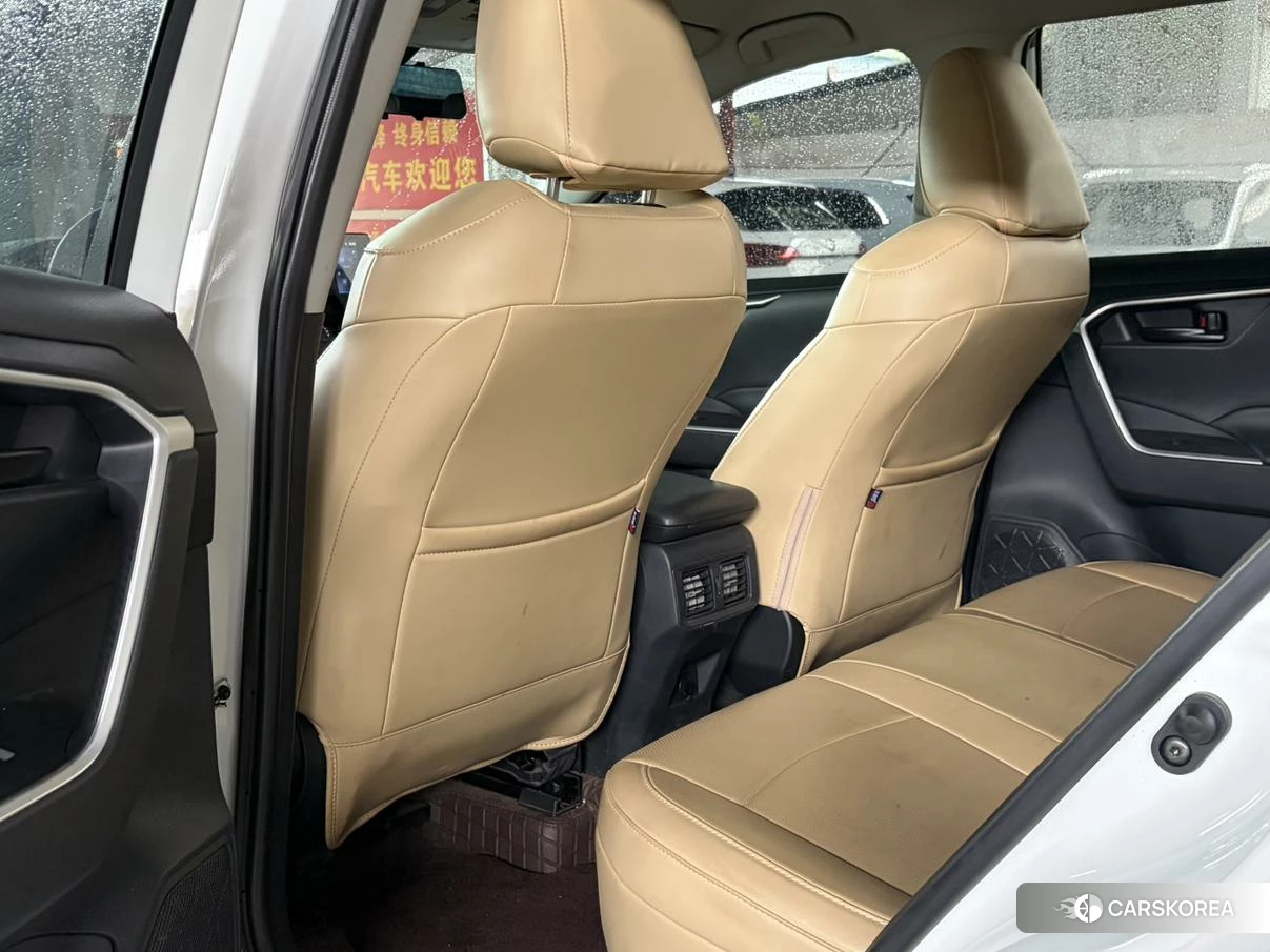 Toyota RAV4 Rongfang 2023 Белый из Китая, фото 2