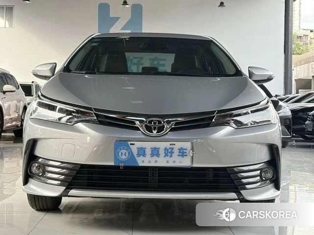 Toyota Corolla 2019 Серебристо-серый из Китая, фото 2