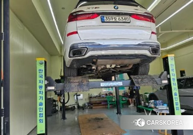 BMW X7 (G07) 2021 Белый из Кореи, фото 2