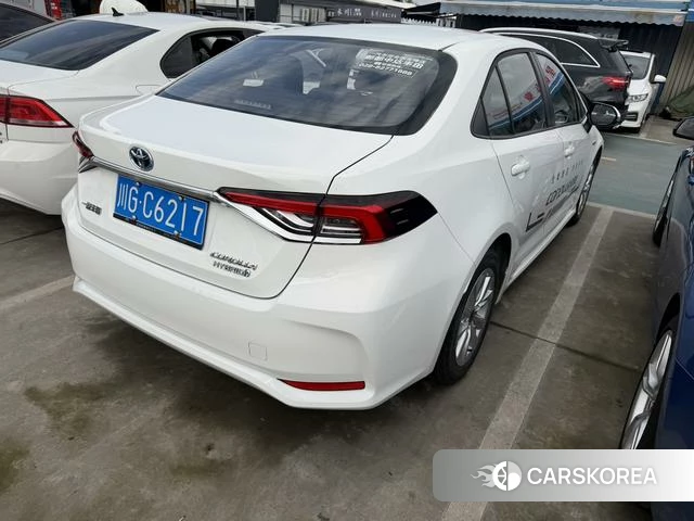 Toyota Corolla 2023 Белый из Китая, фото 2