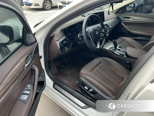 BMW 5 series 2022 Белый из Китая, фото 3