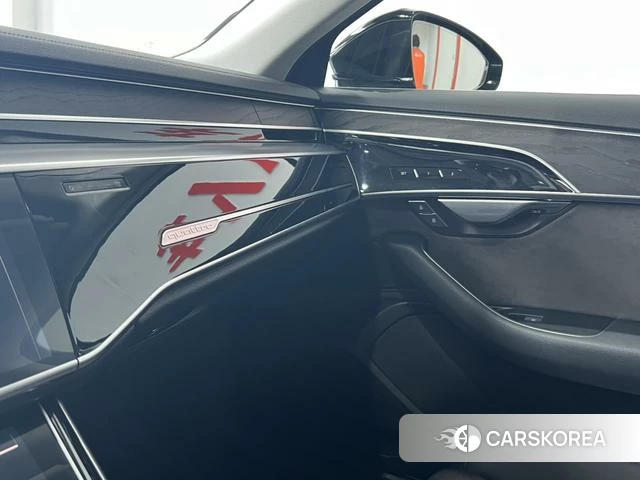 Audi A8 id 4208724 из Китая 12