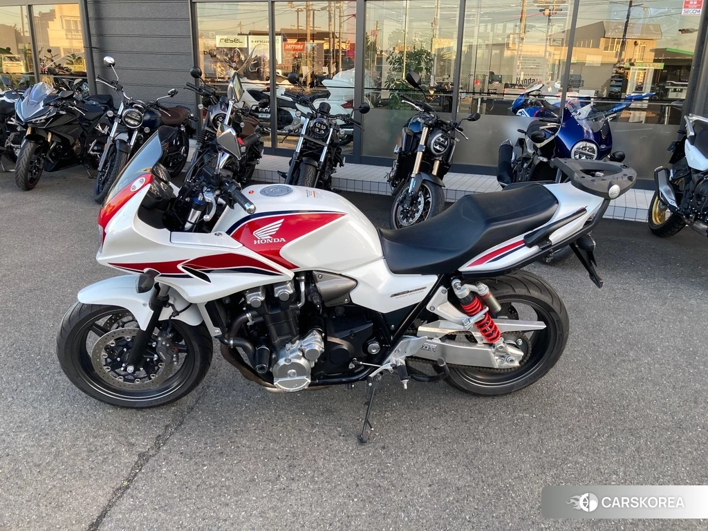 Проданный Honda CB1300SF BOLDOR 2010 из Японии