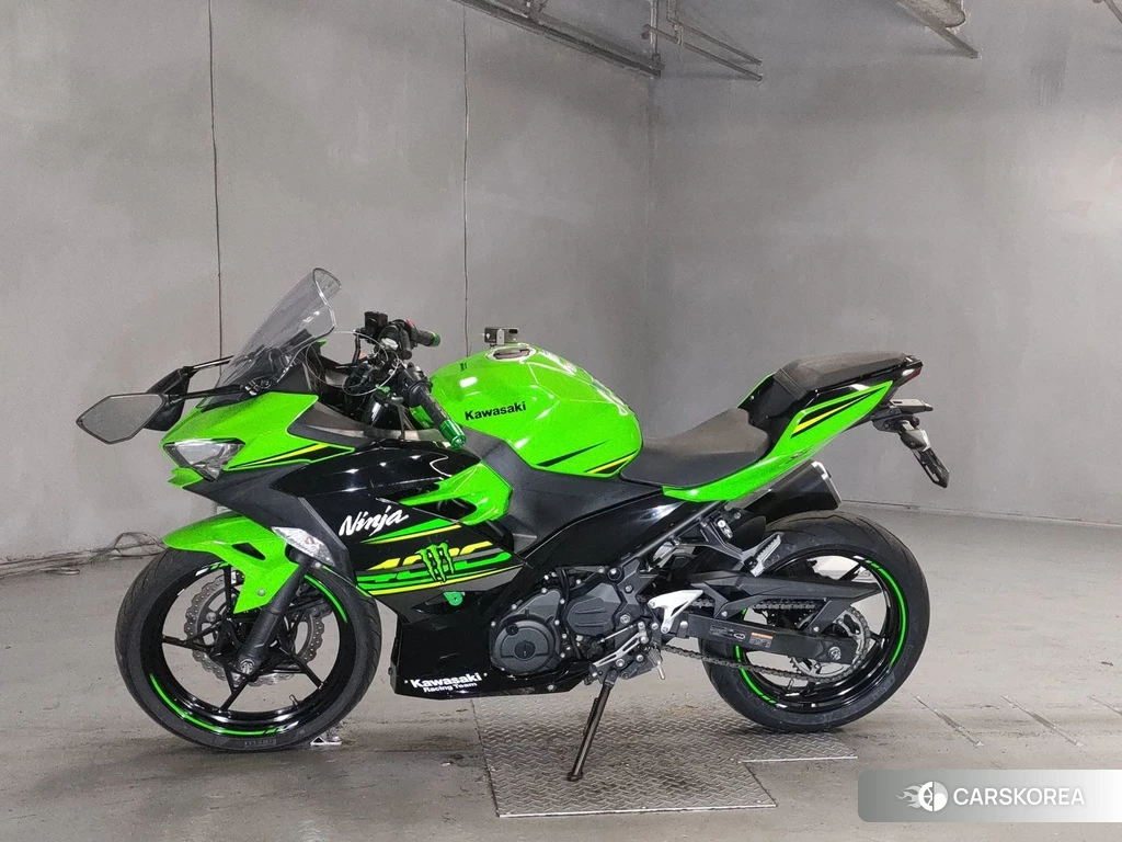 Проданный Kawasaki NINJA 400 2018 из Японии