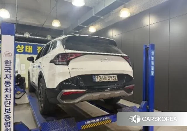 Kia Sportage 5th Generation 2022 Белый из Кореи, фото 2